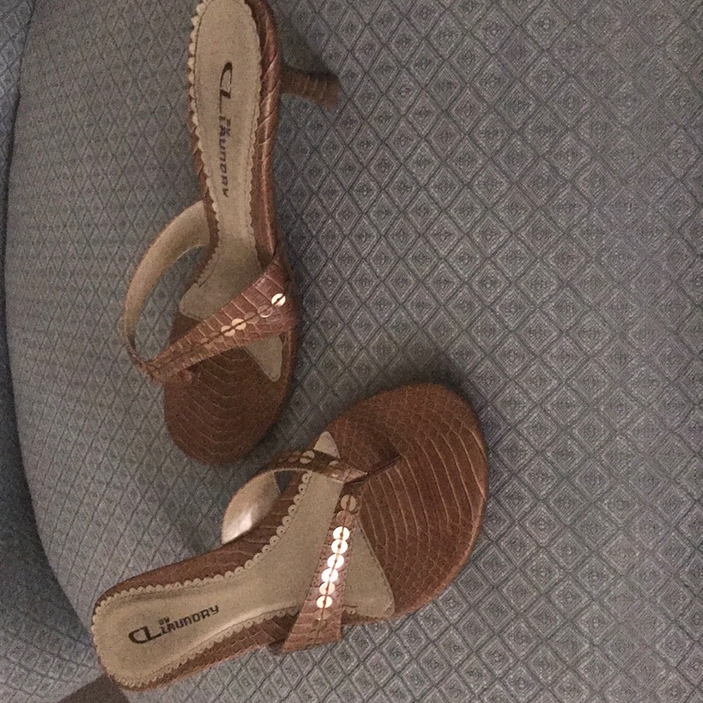 CL by Laundry sandals 7 1/2